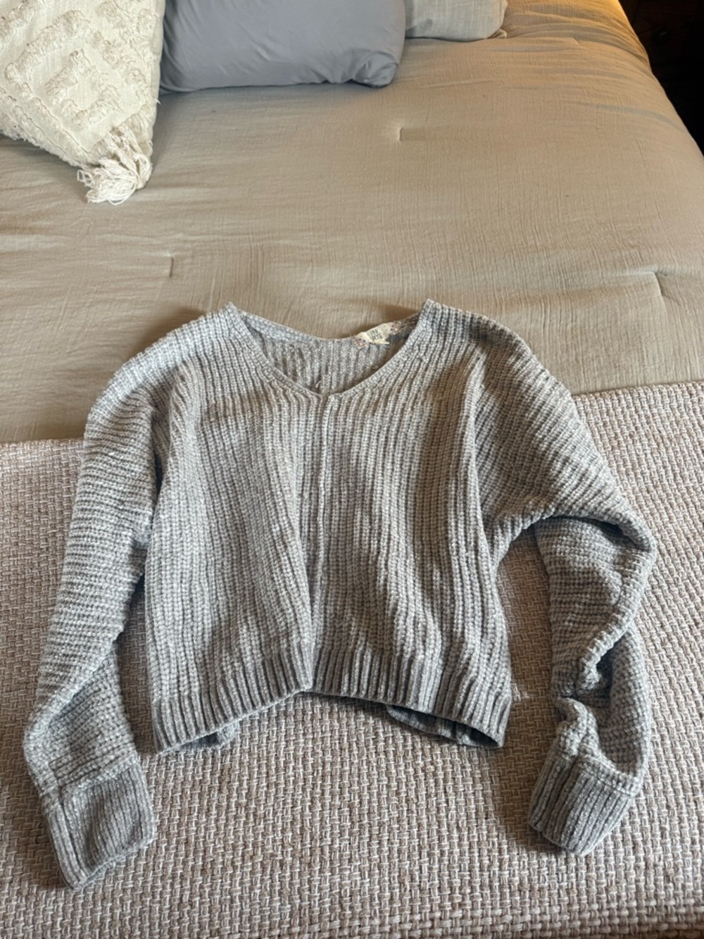Pink Rose Gray V-Neck Ribbed Knit Sweater - Women
